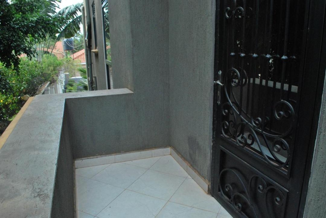 Jacuzzi City Home Kampala Exterior photo