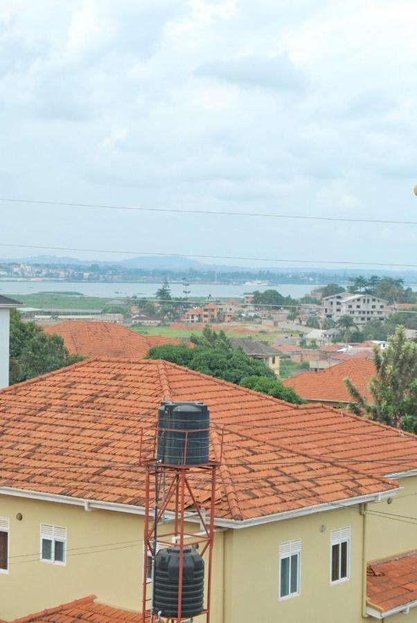 Jacuzzi City Home Kampala Exterior photo